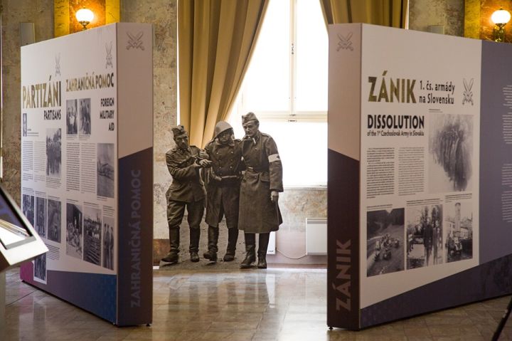 Výstava Armáda v povstaní – Slovenské národné povstanie 1944 v Dvorane Ministerstva kultúry SR v Bratislave