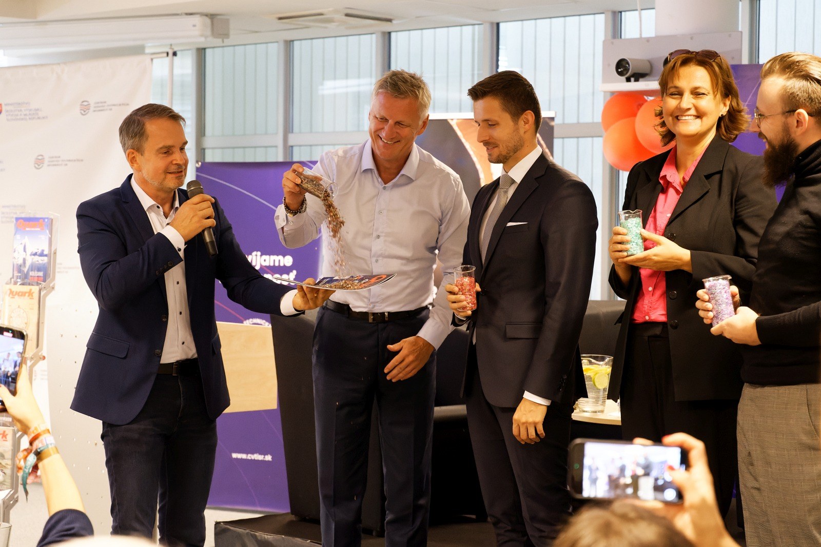 30. výročie časopisu Quark