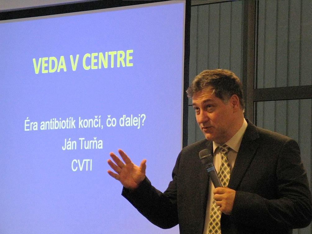 Éra antibiotík končí, čo ďalej? – prof. RNDr. Ján Turňa, CSc.
