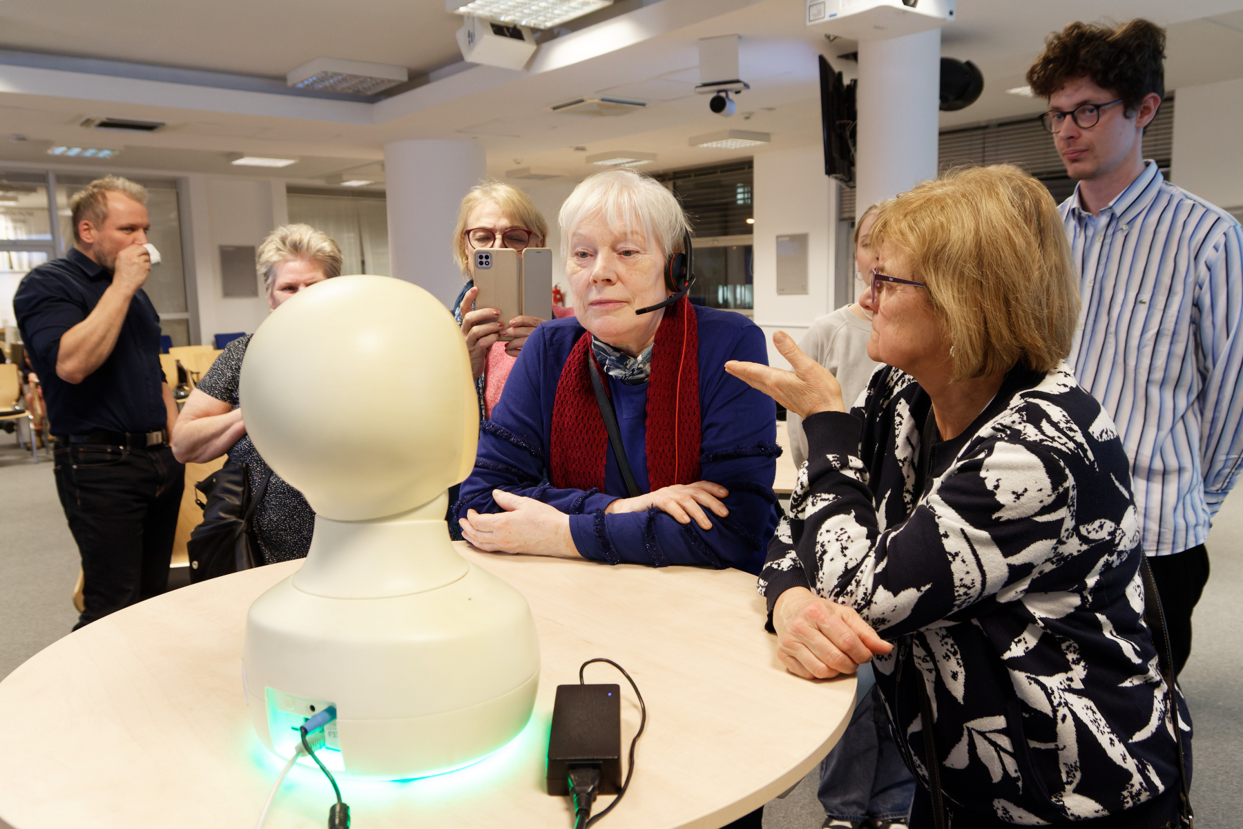 Budúcnosť konverzácie? Sociálny robot ako spoločník s diagnostickými schopnosťami – Mgr. Róbert Sabo, PhD.