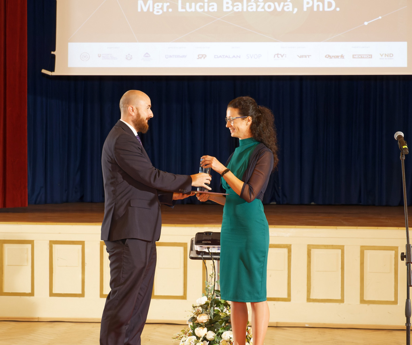 Mladá vedecká pracovníčka: Mgr. Lucia Balážová, PhD., z Biomedicínskeho centra SAV v Bratislave. Vedec roka SR 2021