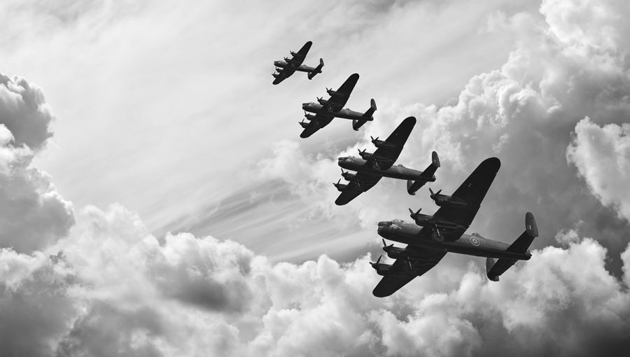 Čiernobiela fotografia lietadiel za 2. svetovej vojny. Zdroj: iStockphoto.com