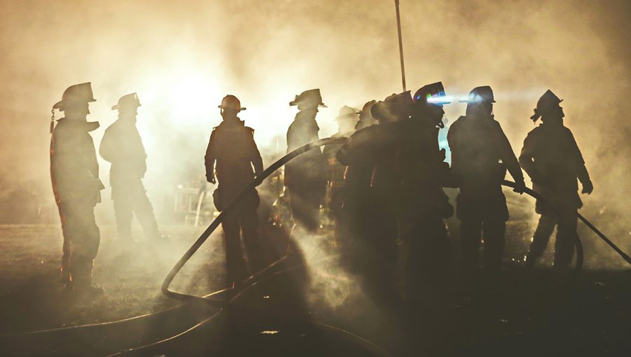 Ilustračná fotografia požiarnikov na mieste zásahu. Zdroj: iStockphoto.com