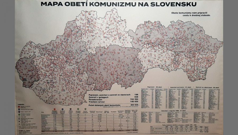 Mapa obetí komunizmu na Slovensku v MOK v Košiciach. Pri prehliadke so sprievodcom si môžete na interaktívnej mape vyhľadať konkrétnu obec a zoznam odsúdených osôb. Vyhľadávanie na mape: https://www.obetekomunizmu.sk/map