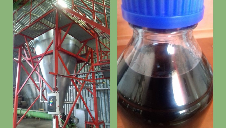 Veľkorozmerný stroj na destiláciu rumančekovej silice (vľavo); modrá rumančeková silica (vpravo). Zdroj: IŠ