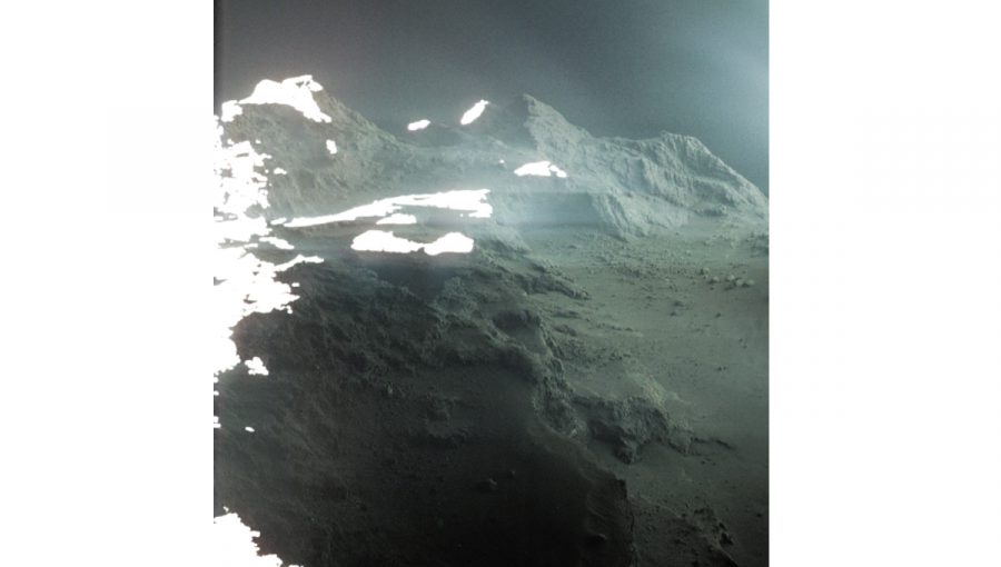 Lander Philae Európskej vesmírnej agentúry uskutočnil prvé mäkké pristátie na jadre kométy vôbec. Na ktorej?