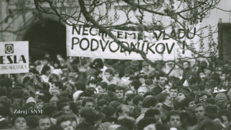 Nežná revolúcia 1989 v Bratislave. Zdroj: Ústav pamäti národa