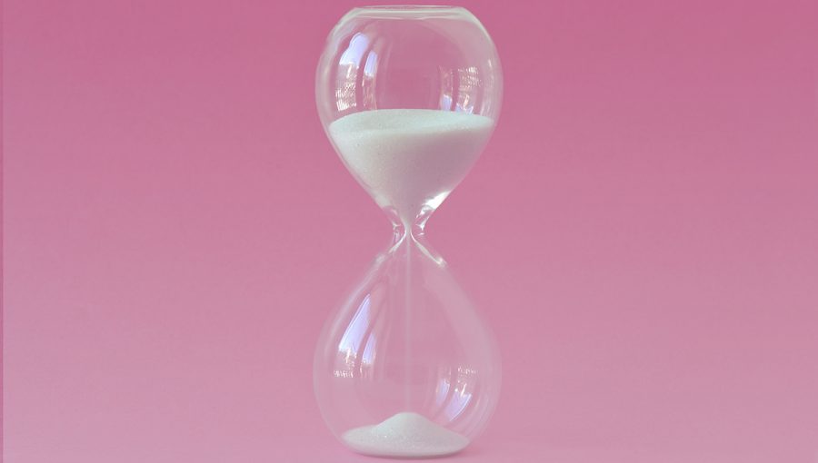 Presýpacie hodiny symbolizujúce ženskú plodnosť. Zdroj: iStockphoto.com