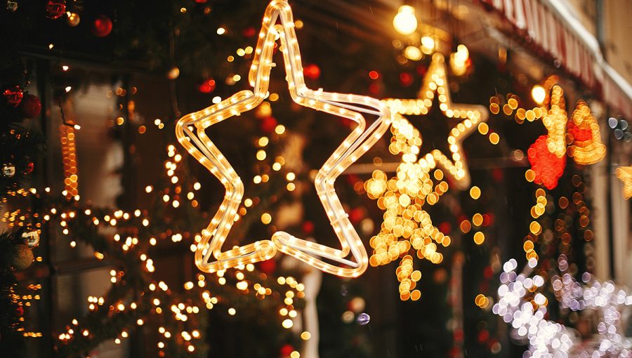 Vianočná hviezda na ulici. Zdroj: iStockphoto.com