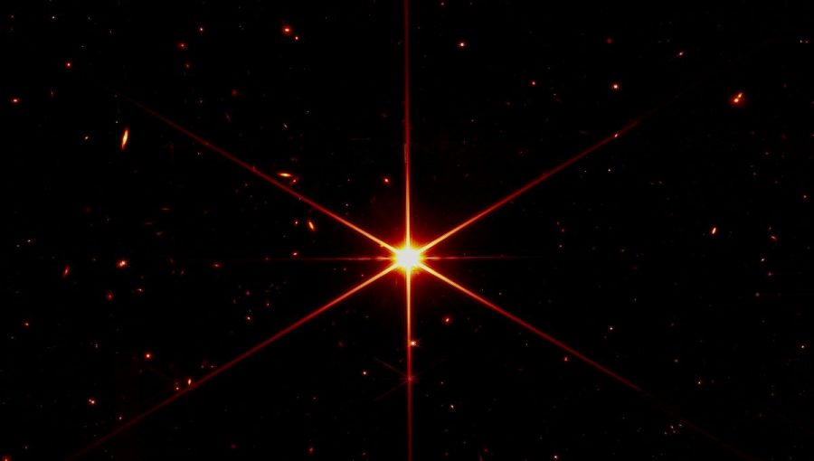 Testovacia fotografia hviezdy, ktorú spravil Vesmírny teleskop Jamesa Webba. Zdroj: NASA/STScI