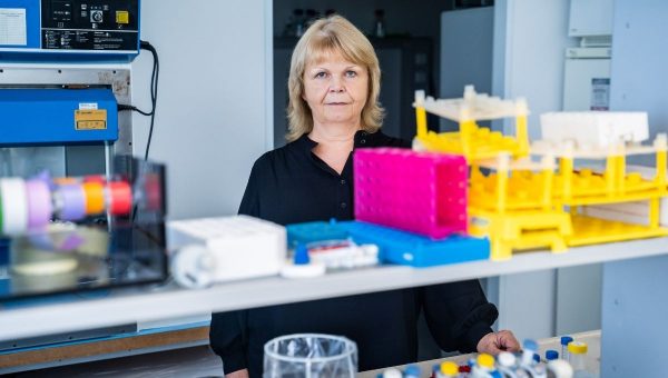 Onkologička Alena Gábelová v laboratóriu. Foto: Martin Bystriansky Zdroj: SAV