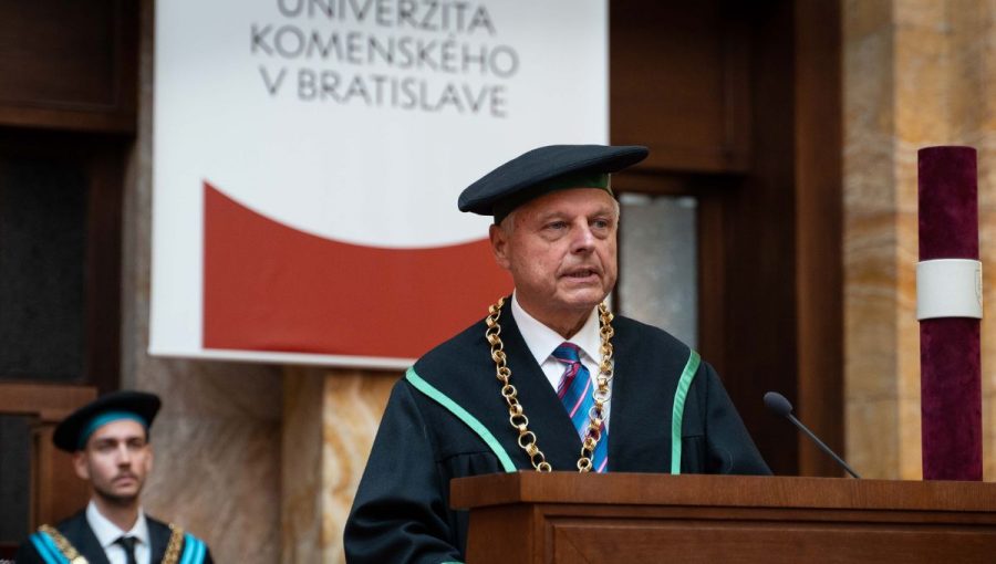 Rakúsky rehabilitačný lekár Helmut Kern pri príležitosti udelenia čestného doktorátu Univerzity Komenského v Bratislave. Zdroj: UK v Bratislave