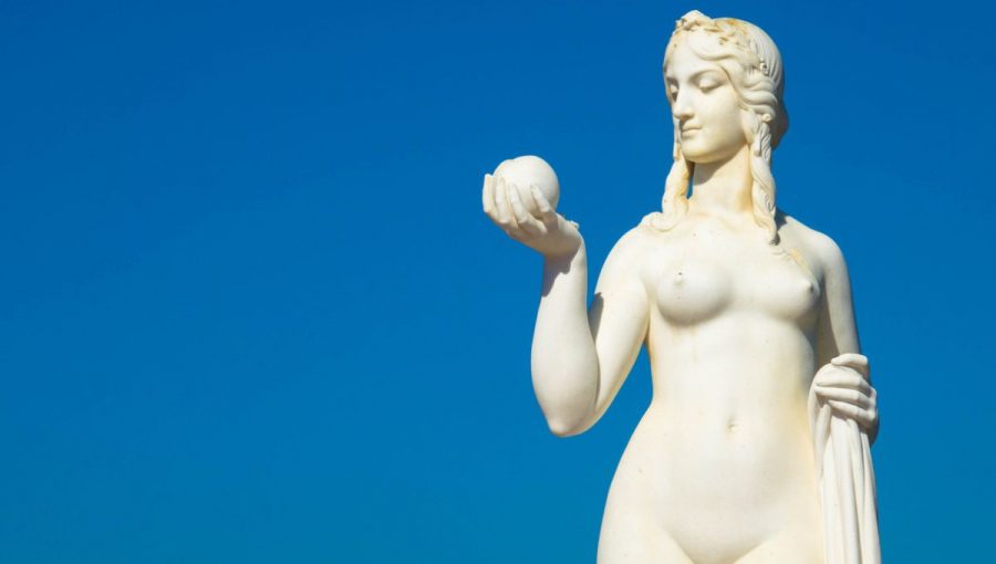 Kópia sochy starorímskej bohyne Venuše, ktorá sa často zobrazovala s dulou v ruke, vo Forest Lawn Memorial Park v Los Angeles. Zdroj: iStockphoto.com