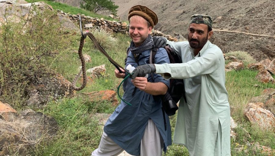 Daniel Jablonski s pomocníkom pri výskume v Pakistane. Zdroj: archív DJ