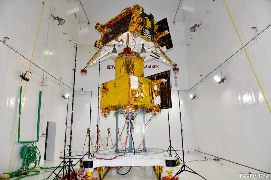 Príprava sondy Čandraján – 3 pred štartom 14. júla 2023. Zdroj: ISRO