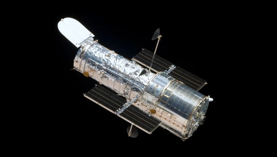 Hubblov vesmírny ďalekohľad astronómovia využívajú od roku 1990. Zdroj: Wikipédia (HST)
