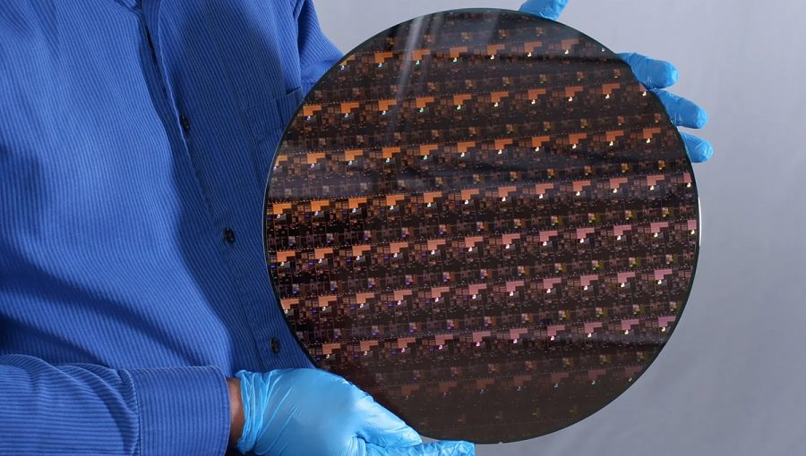 Prvá procesorová platňa s 2 nanometrovými polovodičovými tranzistormi