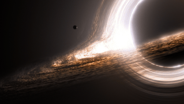 Supermasívna čierna diera Gargantua vo filme Interstellar režiséra Christophera Nolana z roku 2014. Zdroj: space.com