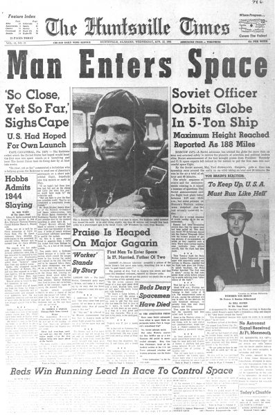 Úvodná strana lokálneho periodika. The Huntsville Times z 12. apríla 1961. Noviny vychádzali trikrát do týždňa v americkom štáte Alabama. Zdroj: NASA