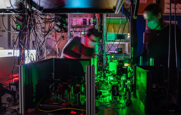 Kvantový sieťový uzol na Delft University of Technology v Holandsku. Poďakovanie: Marieke de Lorijn pre QuTech