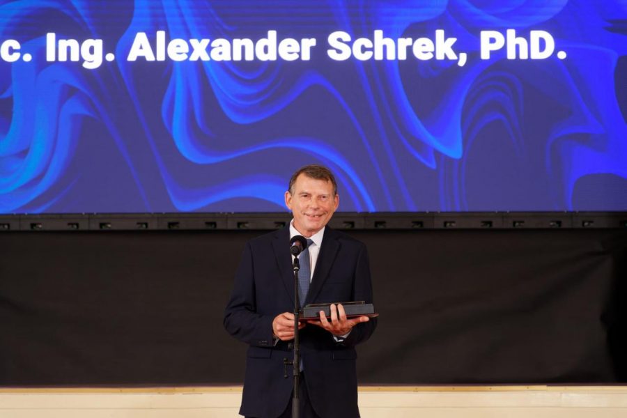 Alexander Schrek na oceňovaní Vedec roka SR 2023. Foto: Marián Zelenák, CVTI SR