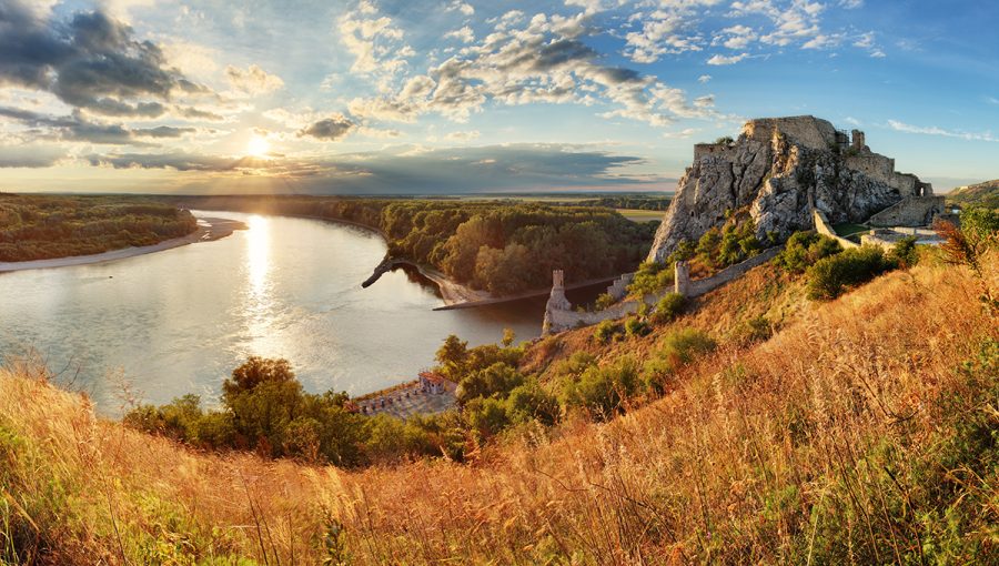 Pohľad na Dunaj z Devína. Zdroj: iStockphoto.com
