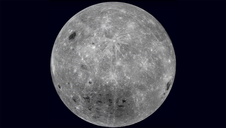Odvrátená strana Mesiaca, ktorá bola vytvorená z údajov robotickej sondy Lunar Reconnaissance Orbiter. Zdroj: NASA
