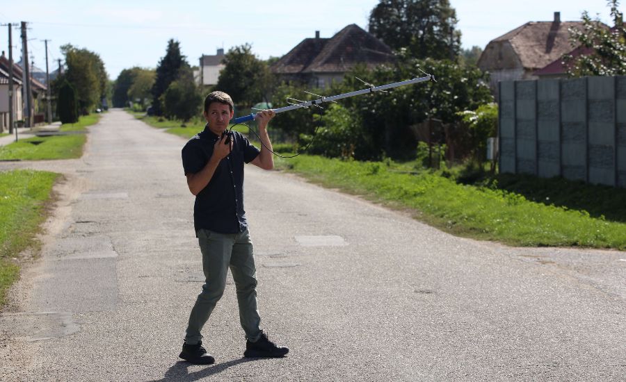 Dr. Balázs Kolics a telemetrické vyhľadávanie označeného jedinca. 