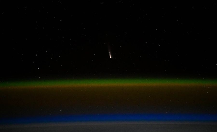 Kométa Tsuchinshan–ATLAS odfotografovaná z ISS astronautom Donom Pettitom. 