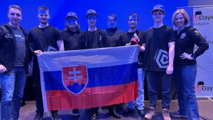 Členovia reprezentačného tímu Slovak Cyber Team. Marek Geleta, Tomáš Proks, Ivan Lepieš a Matúš Mandzák. Zdroj: Kompetenčné a certifikačné centrum kybernetickej bezpečnosti