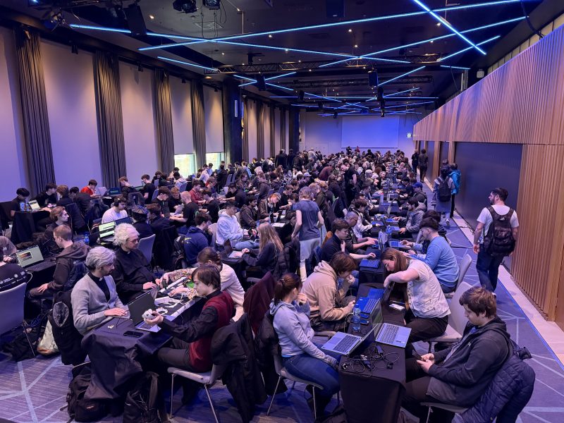 ZeroDays CTF je najväčšia onsite CTF kybersúťaž v Írsku. Zdroj: Kompetenčné a certifikačné centrum kybernetickej bezpečnosti