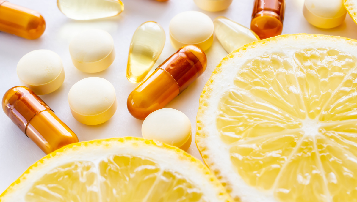 Vitamín C podporuje tvorbu kolagénu, zlepšuje vstrebávanie železa z rastlinných zdrojov a posilňuje imunitný systém. Zdroj: iStock.com/shironagasukujira