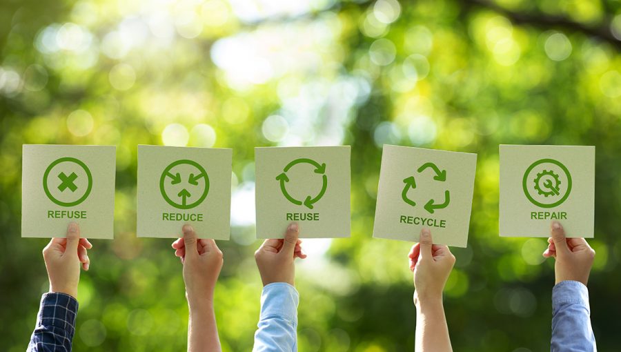Symboly recyklácie a opätovného využitia vecí. Zdroj: iStock.com/pcess609