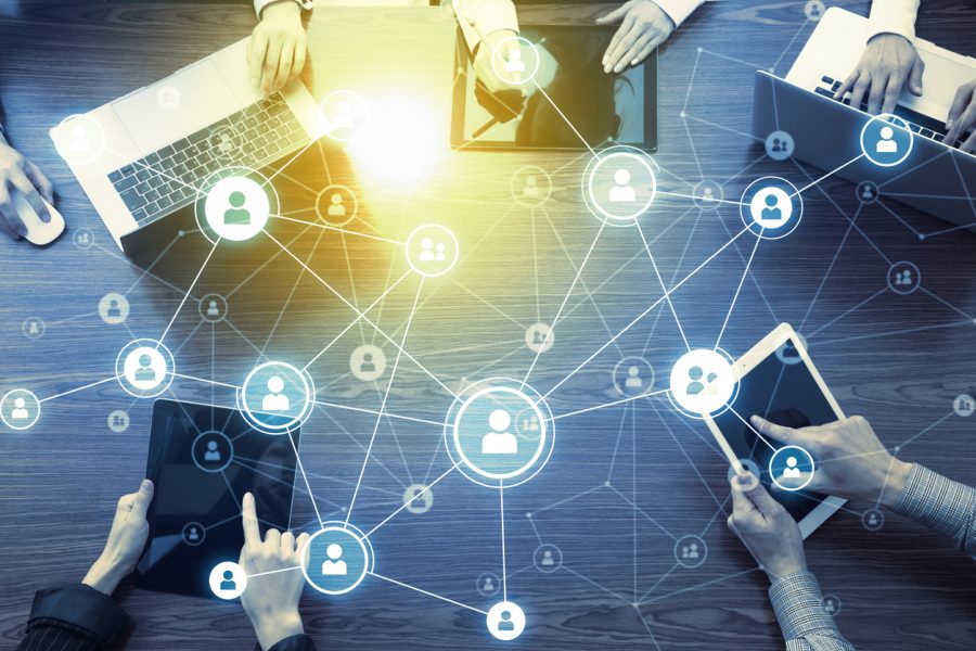 Spolupráca. Zdroj: iStock/metamorworks