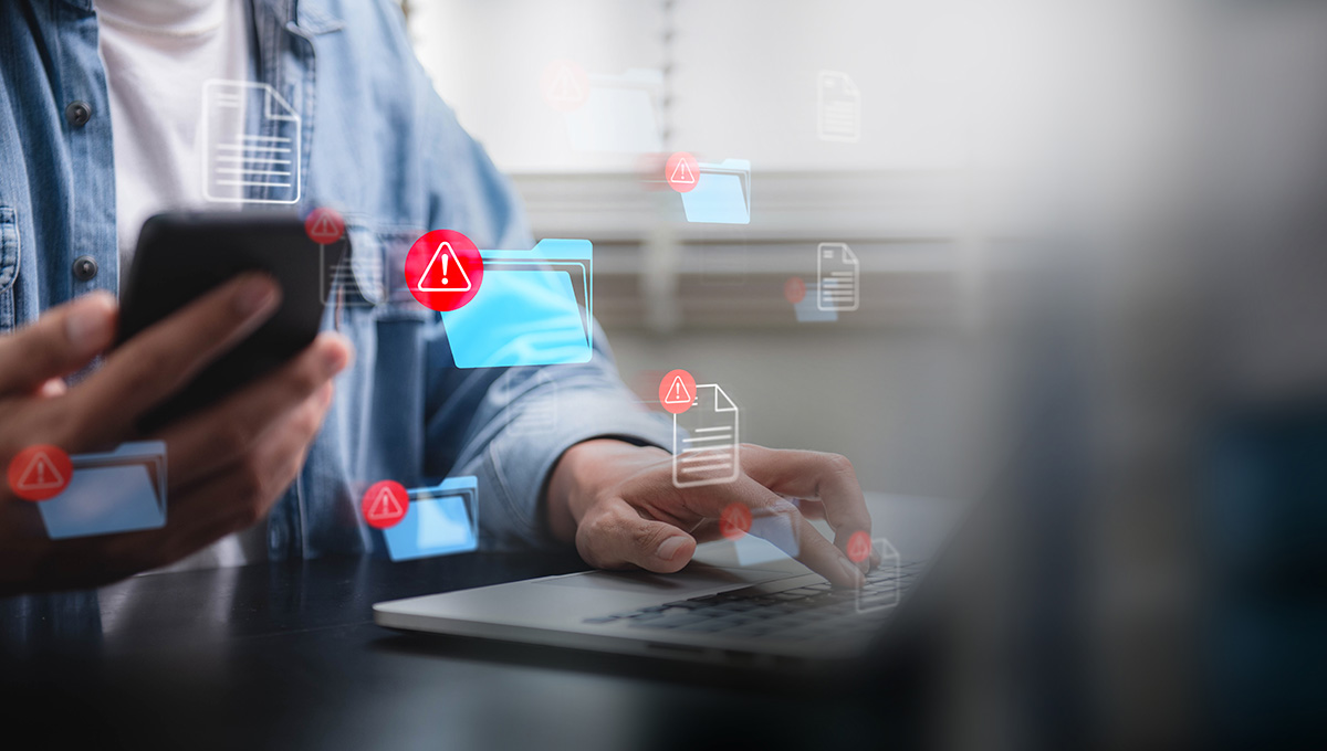 Nechránené dáta na internete. Zdroj: iStock.com/napong rattanaraktiya