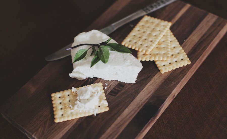 Syr Brie predstavoval pre listérie vhodné prostredie. 
