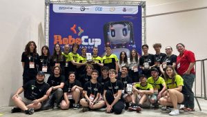 Slovenskí stredoškoláci dobyli svet robotiky.