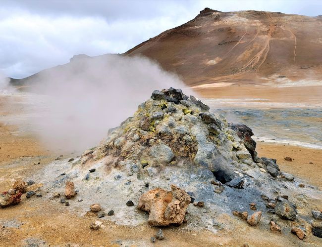 NASA hľadá na Zemin podobné prostredie ako na Marse. Jednou z takých lokalít by mohol byť aj Island. 