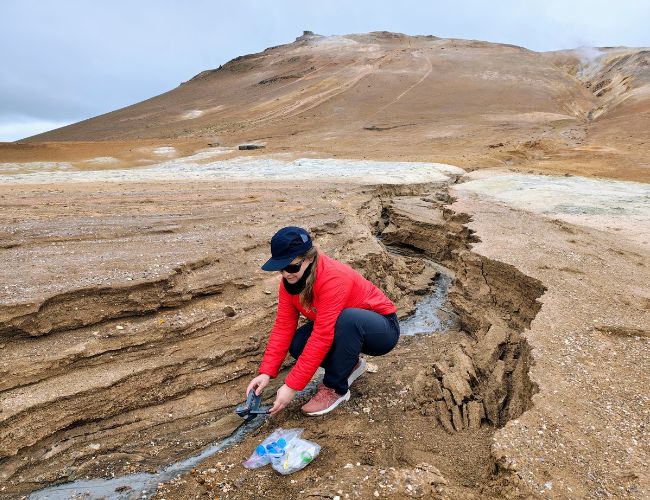 Tím s Dr. Musilovou študoval na Islande najmä ložiská nerastov, ktoré by mohli byť podobné tým na Marse.