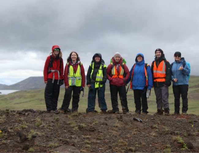 Michaela Musilová s členmi tímu na Islande. 