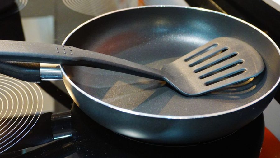 Teflónová panvica. Zdroj: iStock/Supersmario