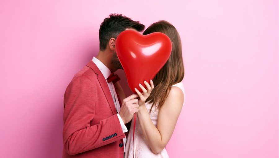 Šibačka bola o odovzdávaní sily a hľadaní lásky medzi mladými. Zdroj: iStock/gpointstudio