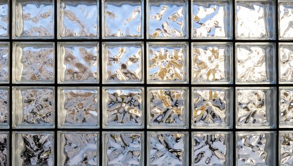 Sklenená fasáda. Zdroj: iStock/jorgeantonio