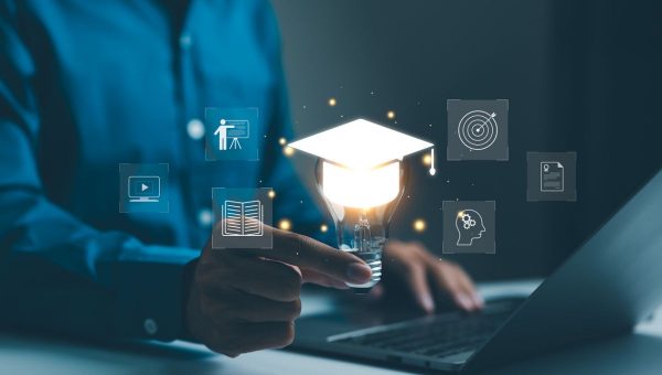 Moderné štúdium. Zdroj: iStock/Supatman