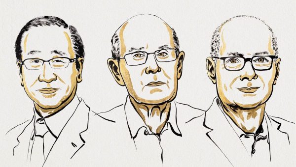 Laureáti Nobelovej ceny za chémiu 2025 Susumu Kitagawa, Richard Robson a Omar M. Yaghi.