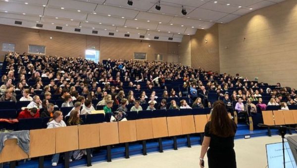 Petržalská super škola s Ivanou Borovskou: RNA – keď písmenká rozhodujú o živote.