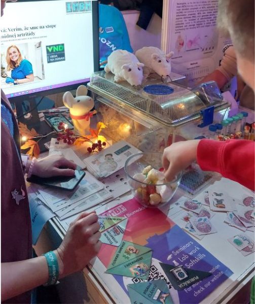 Stánok Ústavu molekulárnej biomedicíny Lekárskej fakulty Univerzity Komenského v Bratislave