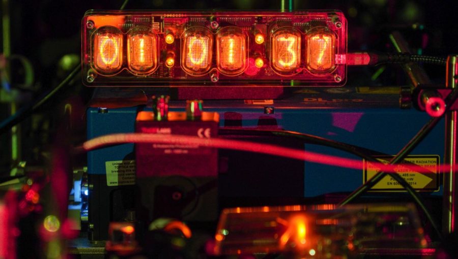 Nová kvantová metóda, ktorú výskumníci nazývajú globálna fázová spektroskopia, ponúka spôsob, ako udržať laser atómových hodín vysoko stabilný.