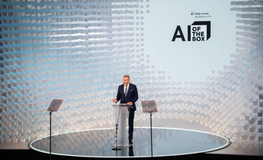 Prezident SR Peter Pellegrini počas otváracieho príhovoru na BratislavAI Forum 2025.