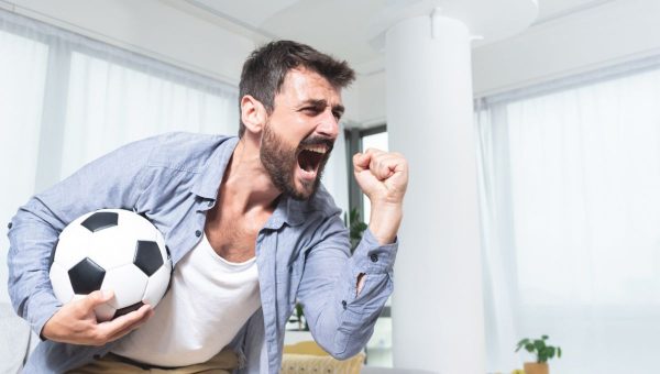 Futbalový fanúšik. Zdroj: iStock/RobertoDavid